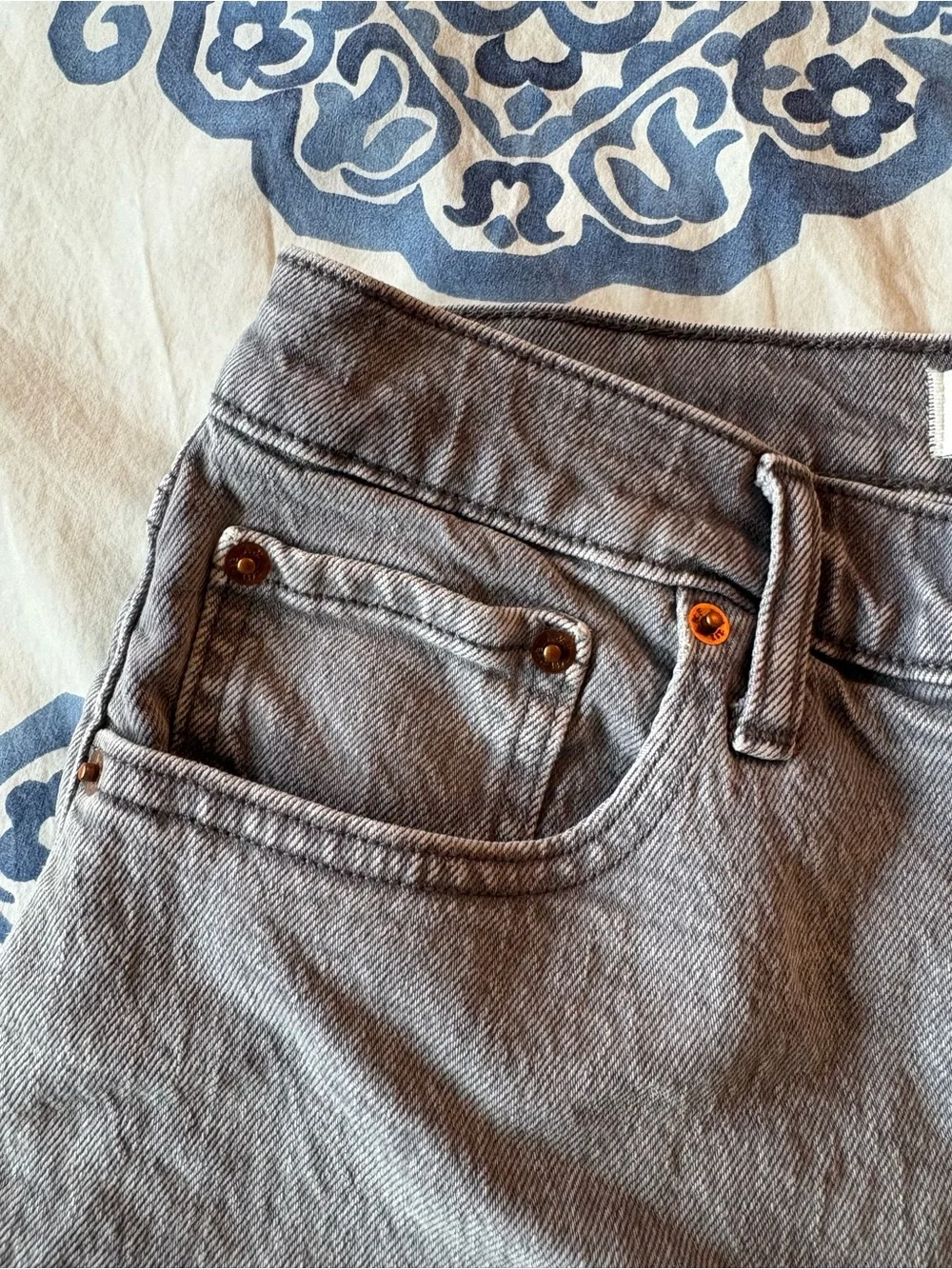 Abercrombie High-Rise Women’s Denim Shorts in Gray